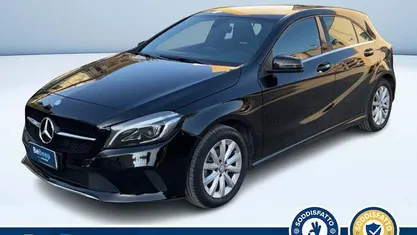 Nero metallizzato Usata 2016 Mercedes A180 Business Tre volumi | 15.000 € (Cara)