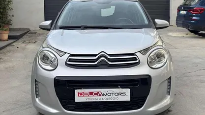 Argento Usata 2016 Citroën C1 Shine Due volumi | 8500 € (Buon prezzo)