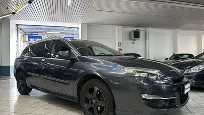 Usata Renault Laguna III 110 CV (80 kW) 2011 Grigio Station wagon