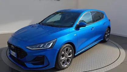 Usata Ford Focus ST-Line 125 CV (91 kW) 2023 Desert island blue Berlina
