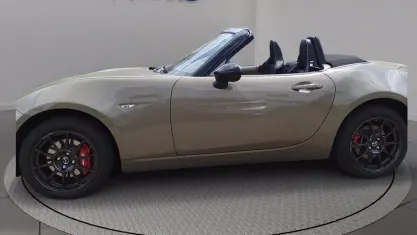 Nuova Mazda MX5 Homura-Line 132 CV (97 kW) 2026 Zircon sand Cabrio