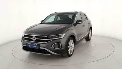 Usata VW T-Roc Style 110 CV (80 kW) 2023 Grigio SUV