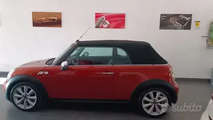 Usata Mini Cooper SD Cabriolet 143 CV (105 kW) 2012 Arancione Cabrio
