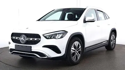 Bianco Usata 2024 Mercedes GLA180 Advanced SUV | 36.890 € (Buon prezzo)