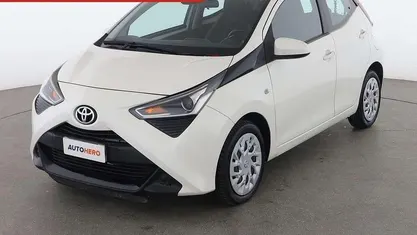 Usata Toyota Aygo X-play 72 CV (52 kW) 2019 Bianco Utilitaria
