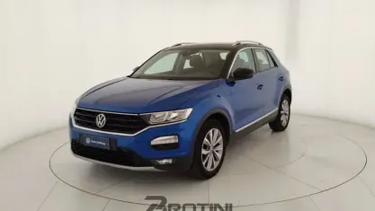 Usata VW T-Roc Style 110 CV (80 kW) 2022 Blu metallizzato SUV