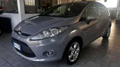 Grigio Usata 2011 Ford Fiesta Titanium Due volumi | 4800 € (Buon prezzo)