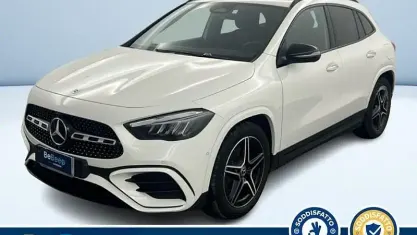 Begagnad Mercedes GLA200 AMG Line Premium 150 HK (110 kW) 2023 Vit SUV