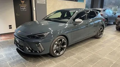 Verde Nuova 2025 Cupra Leon Due volumi | 35.900 € (Buon prezzo)