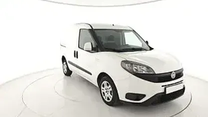 Usata Fiat Doblò 105 CV (77 kW) 2023 Bianco Monovolume