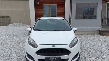 Usata Ford Fiesta Business Edition 75 CV (55 kW) 2016 Bianco Utilitaria