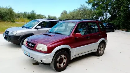 Usata Suzuki Vitara 87 CV (63 kW) 1999 Rosso SUV