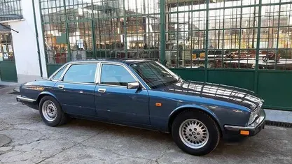 Blu Usata 1988 Jaguar XJ6 Sovereign Tre volumi | 9000 €