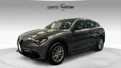 Grigio Usata 2023 Alfa Romeo Stelvio Super SUV | 27.000 € (Buon prezzo)