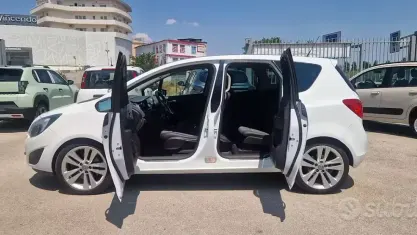Usata Opel Meriva 120 CV (88 kW) 2012 Bianco Monovolume