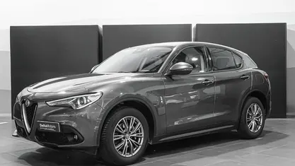 Usata 2018 Alfa Romeo Stelvio Executive SUV | 20.300 € (Buon prezzo)