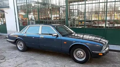 Usata Jaguar XJ6 Sovereign 213 CV (156 kW) 1988 Blu Berlina