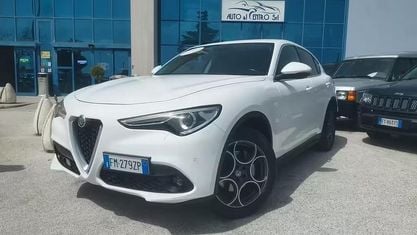 Begagnad Alfa Romeo Stelvio Super 210 HK (154 kW) 2018 Vit SUV