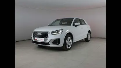 Bianco ghiaccio Usata 2019 Audi Q2 Admired SUV | 24.500 € (Molto cara)