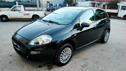 Usata Fiat Punto Lounge 78 CV (57 kW) 2015 Utilitaria