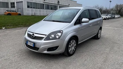 Usata Opel Zafira Business 150 CV (110 kW) 2014 Argento Monovolume