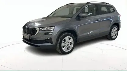 Usata Skoda Karoq Executive 150 CV (110 kW) 2025 Grigio pastello SUV