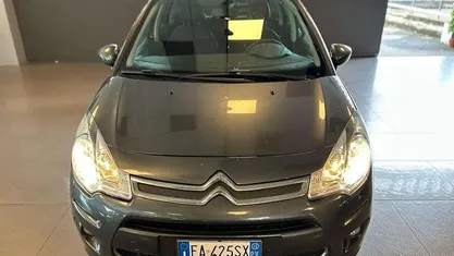 Grigio Usata 2015 Citroën C3 PureTech Tre volumi | 4490 € (Buon prezzo)