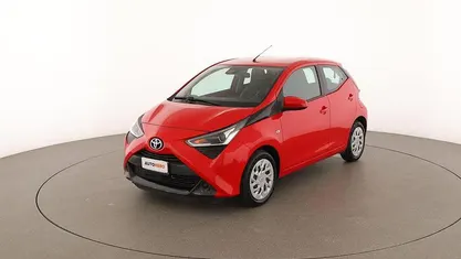 Usata Toyota Aygo Cool 72 CV (52 kW) 2021 Rosso Utilitaria
