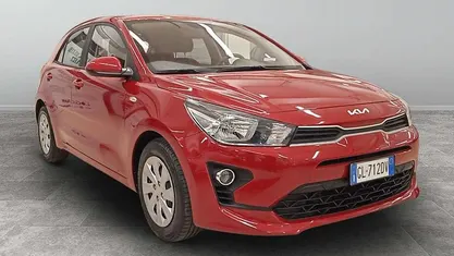 Rosso Usata 2022 Kia Rio Urban Tre volumi | 12.900 € (Buon prezzo)