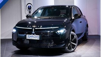 Nouvelle Lancia Ypsilon 101 ch (74 kW) 2026 Noir Citadine