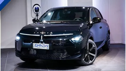 Nuova Lancia Ypsilon 101 CV (74 kW) 2026 Nero Utilitaria