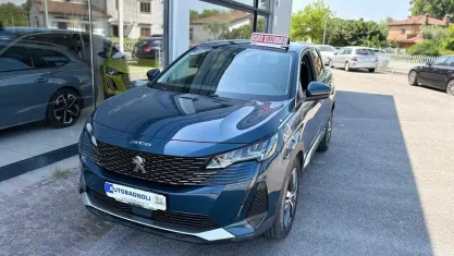 Usata Peugeot 3008 Allure 131 CV (96 kW) 2021 Blu SUV