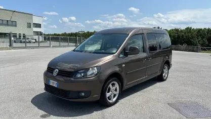 Usata VW Caddy Trendline 102 CV (75 kW) 2015 Marrone Monovolume