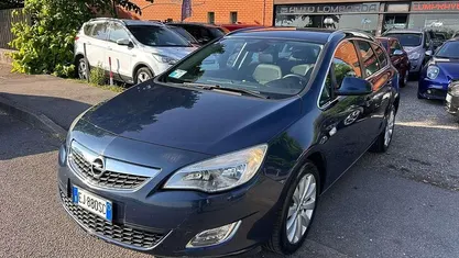 Usata Opel Astra 140 CV (102 kW) 2011 Station wagon