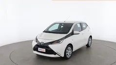 Bianco Usata 2015 Toyota Aygo X-play Due volumi | 8899 € (Buon prezzo)