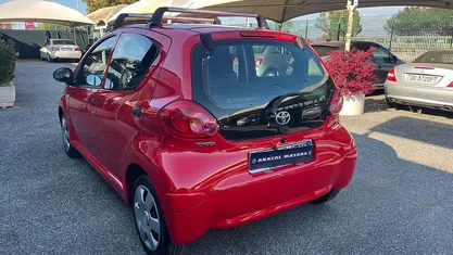 Usata Toyota Aygo Sol 68 CV (50 kW) 2008 Rosso Utilitaria