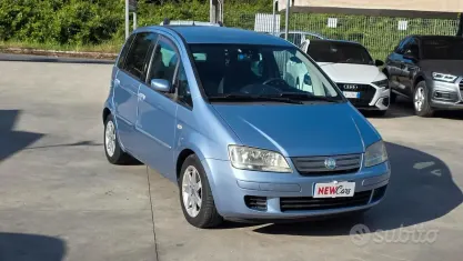 Usata Fiat Idea 90 CV (66 kW) 2007 Bluazzurro Monovolume