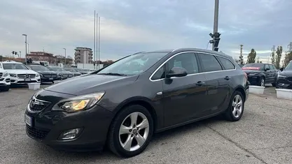 Gray Usata 2011 Opel Astra Cosmo Station wagon | 5500 € (Buon prezzo)