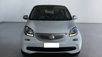Usata Smart ForFour Passion 71 CV (52 kW) 2015 Bianco Utilitaria