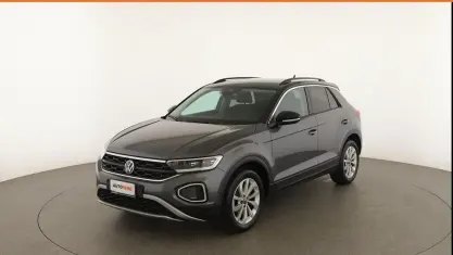 Usata VW T-Roc Life 116 CV (85 kW) 2024 Grigio SUV