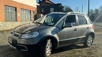 Usata Fiat Sedici 135 CV (99 kW) 2010 Grigio SUV