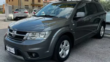 Usata Fiat Freemont 170 CV (125 kW) 2011 Grigio SUV