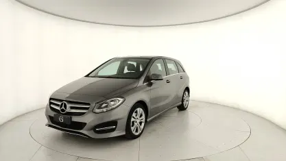 Usata Mercedes B180 109 CV (80 kW) 2016 Grigio montagna Utilitaria
