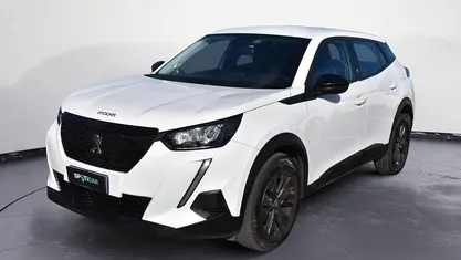 Bianco Usata 2022 Peugeot 2008 Active SUV | 17.900 € (Buon prezzo)