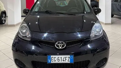 Nero Usata 2011 Toyota Aygo Due volumi | 4100 € (Buon prezzo)