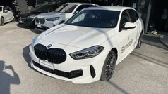Alpin white pastello Usata 2024 BMW 118 M Sport Due volumi | 33.500 € (Buon prezzo)
