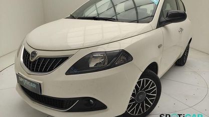 Usado Lancia Ypsilon S 70 HP (51 kW) 2024 Branco Citadino