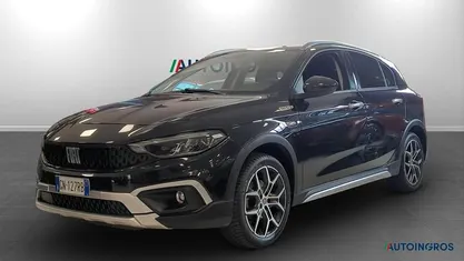Usata Fiat Tipo Cross 101 CV (74 kW) 2022 Nero Berlina