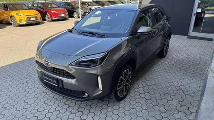 Begagnad Toyota Yaris Cross Lounge 116 HK (85 kW) 2022 Brun SUV