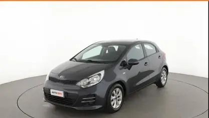 Usata Kia Rio Active 75 CV (55 kW) 2017 Grigio Berlina